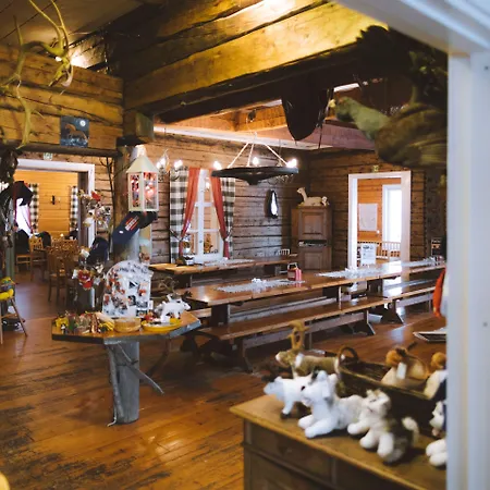 Reindeer Manor Resort 5*
