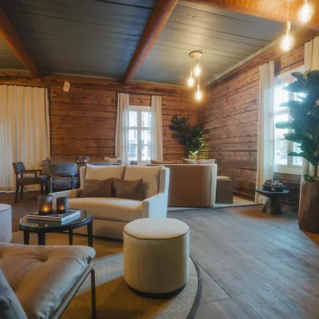 Reindeer Manor 5* Levi